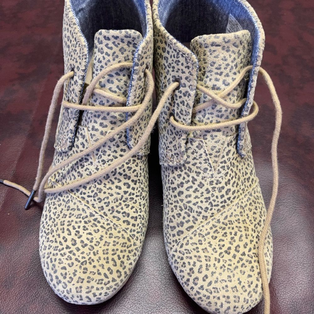 Toms leopard print wedge lace up boots booties,‎ size 8.5 - Picture 6 of 13